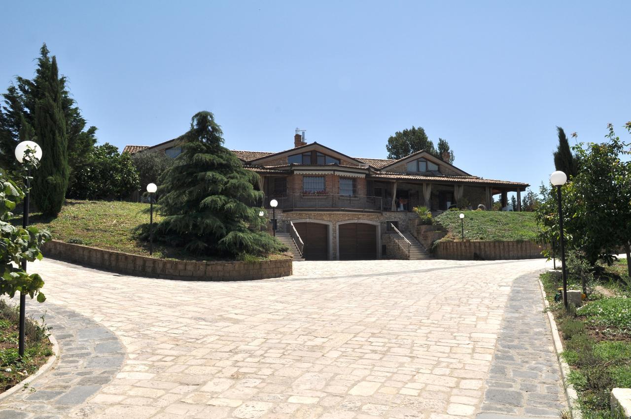 Il Casale Della Gioia Bed & Breakfast Melfi Exterior photo